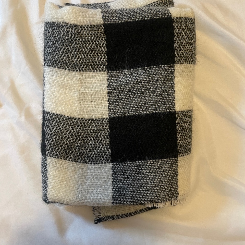 City Streets Monochrome Patterned Scarf